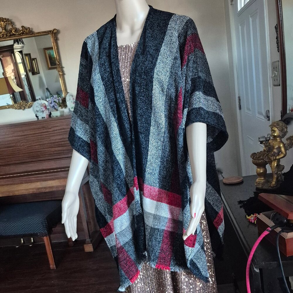 "Nine West" OS ,open front poncho/Wrap.
